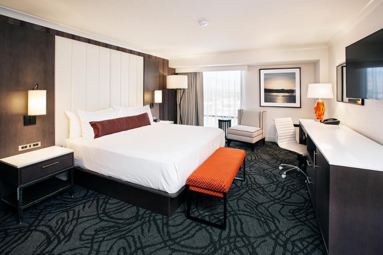 Hotel J